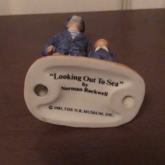 Norman Rockwell “Looking Out To Sea”- 1983 Figurine - Picture 5 of 6